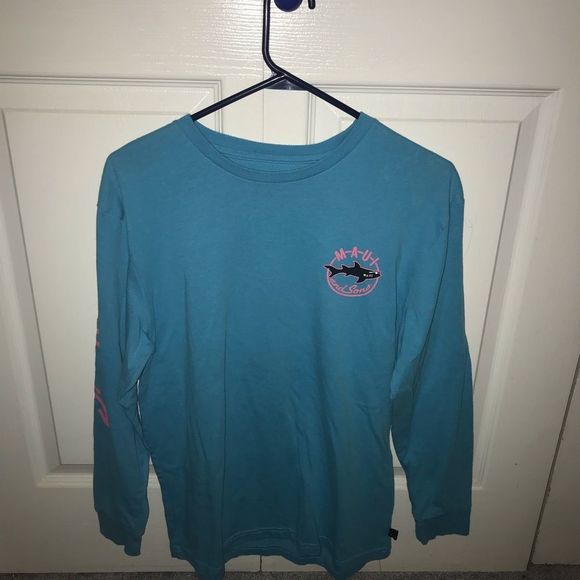 Maui Shark Graphic T-Shirt - Picture 1 of 2